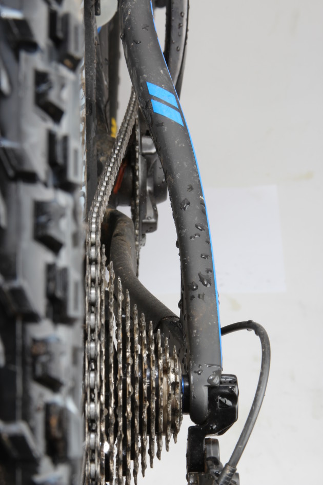 The 50.4mm chainline led to an abrupt chain angle in first gear on our Pivot Mach 4.